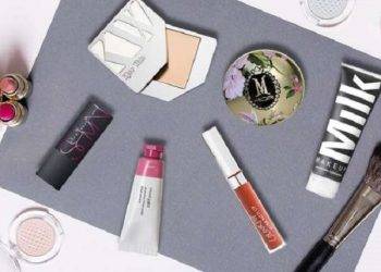 Magnificence items and cosmetics for young lady’s Bag pack