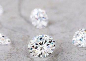 Moissanite Vs Diamond – What’s the Difference?
