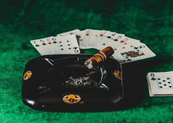 How Does the Gameplay in Live Casino Make the Games More Engaging?